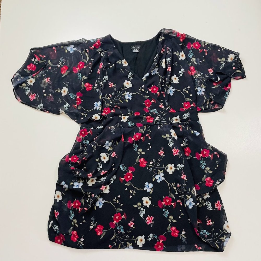 Vince Camuto Black Floral V-Neck Dress